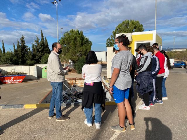 Alumnos del IES Sabina Mora visitan el ecoparque de Roldán - 2, Foto 2