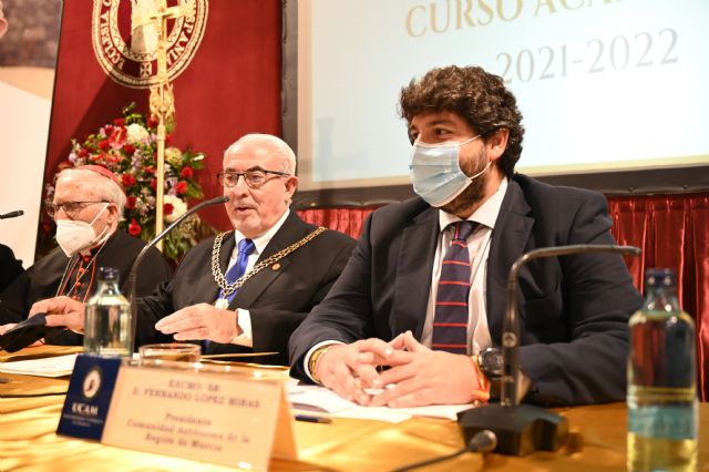 López Miras felicita a la UCAM por sus 25 años de proyecto educativo en libertad que ha hecho mejor a la Región de Murcia - 1, Foto 1