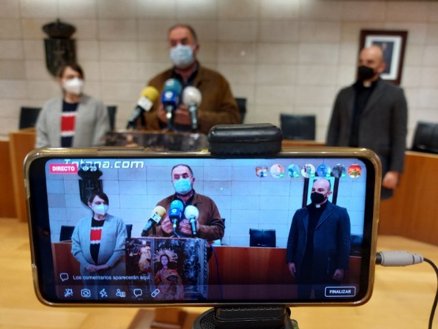 Se presenta el cartel y el programa de actos religiosos de las Fiestas Patronales de Santa Eulalia, Foto 1