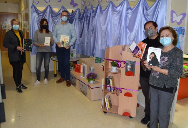 La biblioteca municipal triunfa con El Rincón Violeta para conmemorar el 25 de noviembre - 2, Foto 2