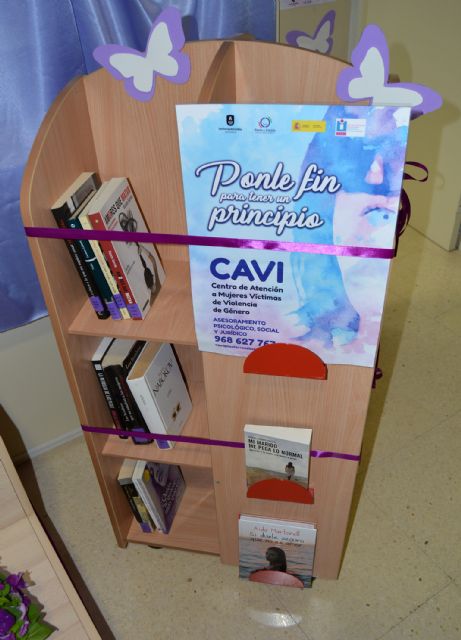 La biblioteca municipal triunfa con El Rincón Violeta para conmemorar el 25 de noviembre - 3, Foto 3