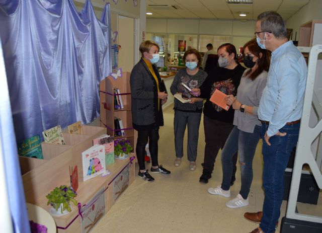 La biblioteca municipal triunfa con El Rincón Violeta para conmemorar el 25 de noviembre - 4, Foto 4