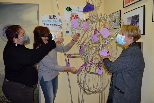 La biblioteca municipal triunfa con El Rincón Violeta para conmemorar el 25 de noviembre - 5, Foto 5