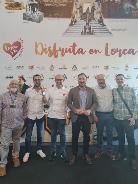 El Ayuntamiento de Lorca felicita a la pastelería La Lorquina, subcampeones en el concurso nacional de panettone - 3, Foto 3