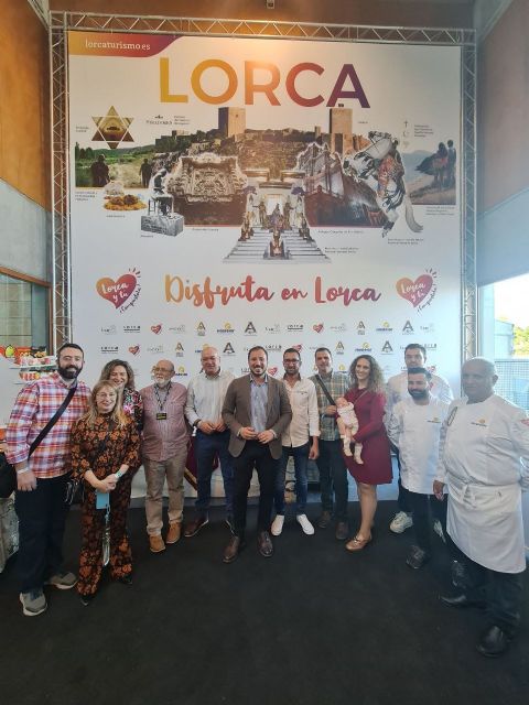 El Ayuntamiento de Lorca felicita a la pastelería La Lorquina, subcampeones en el concurso nacional de panettone - 4, Foto 4