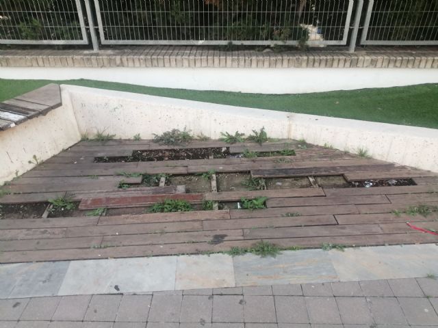 En muchas zonas de Las Torres de Cotillas la gente tropieza, se cae y hasta se lesiona - 1, Foto 1