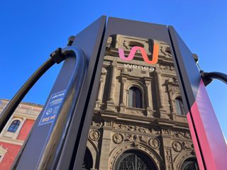 El Ayuntamiento de Sevilla ha adjudicado a cuatro empresas de una red de recarga de vehículos eléctricos con 350 puntos dobles - 2, Foto 2