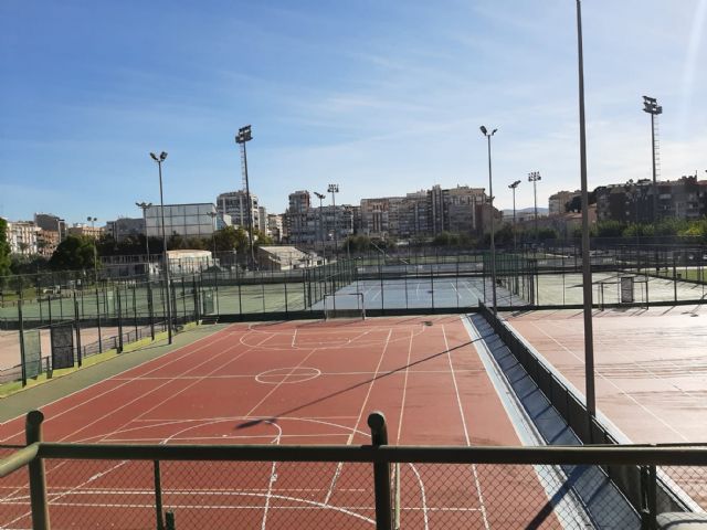 Las obras de las pistas de tenis del polideportivo José Barnés durarán aproximadamente 3 meses - 1, Foto 1