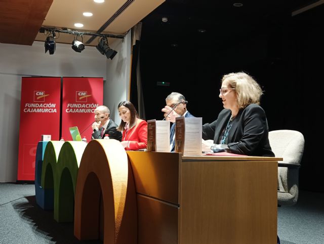 Sara Rubira destaca el esfuerzo investigador para conseguir una agricultura y ganadería más sostenible en la jornada 'Agroalimentación y Cambio Climático' de Campus Mare Nostrum - 1, Foto 1