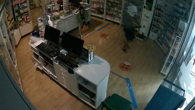La Guardia Civil detiene a tres jóvenes por el robo cometido en una farmacia de Águilas - 3, Foto 3