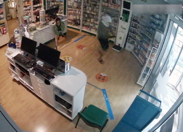 La Guardia Civil detiene a tres jóvenes por el robo cometido en una farmacia de Águilas - 4, Foto 4