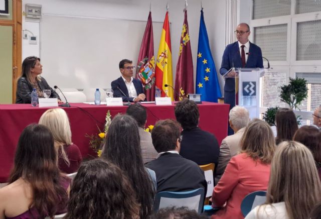 El Gobierno regional denuncia que el Ministerio deja sin adjudicar 1,7 millones de la UE destinados a centros de excelencia de FP - 2, Foto 2
