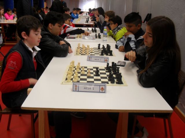 The Department of Sports and the Chess Club organized the Local Phase of School Sport Chess, Foto 3