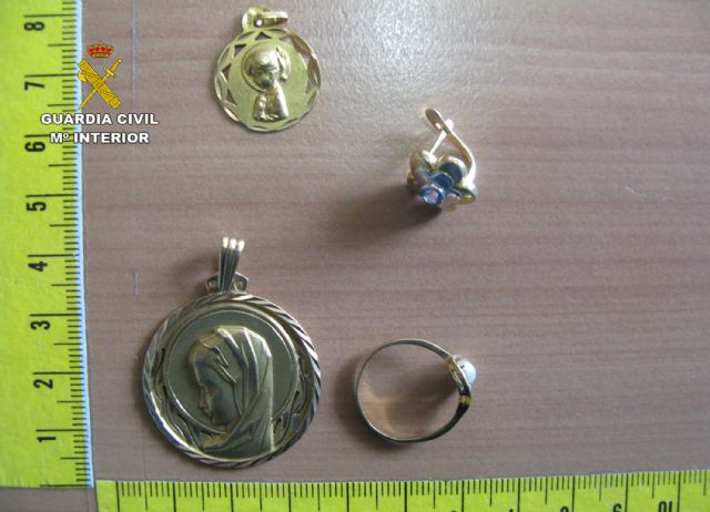 La Guardia Civil desarticula en San Javier una banda juvenil dedicada a asaltar viviendas - 1, Foto 1