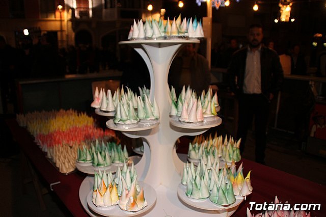 La Hdad. de La Oración en el Huerto organizó con éxito la IV Tarta Solidaria a beneficio de AFACMUR, Foto 3