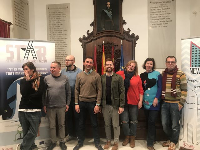 Cazalla Intercultural pone en marcha dos proyectos europeos en Lorca para que los jóvenes se sensibilicen contra el racismo y la violencia de género - 1, Foto 1
