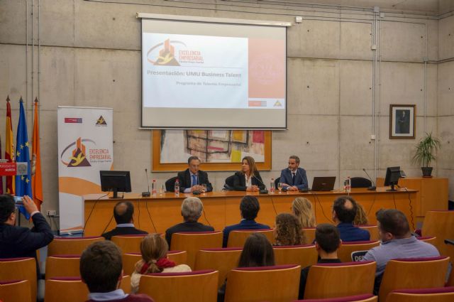 La ctedra Grupo Fuertes de Excelencia Empresarial pone en marcha el programa de formacin Business Talent, Foto 2