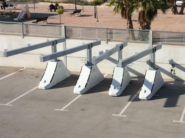 Comienza la instalación de la marquesina del parking del Centro Local de Seguridad - 2, Foto 2