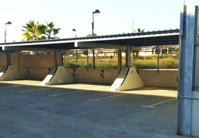 Comienza la instalación de la marquesina del parking del Centro Local de Seguridad - 3, Foto 3
