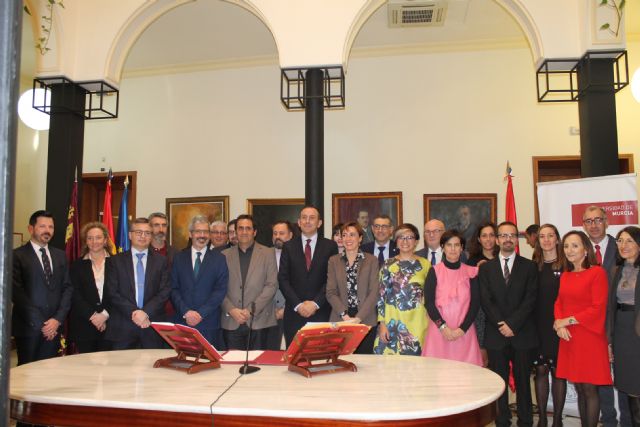 Trece docentes de la Universidad de Murcia toman posesión de sus cátedras y plazas de profesor titular - 1, Foto 1