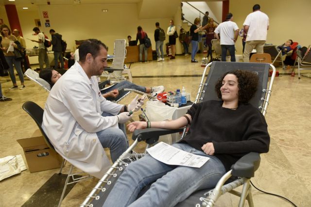 La Universidad de Murcia recoge 150 donaciones de sangre en su campa&ntilde;a 'Diciembre Solidario' - 2, Foto 2