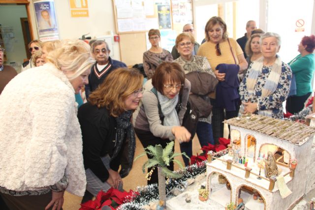 Los mayores pinatarenses celebran la llegada de la Navidad con los belenes en los hogares del pensionista - 3, Foto 3