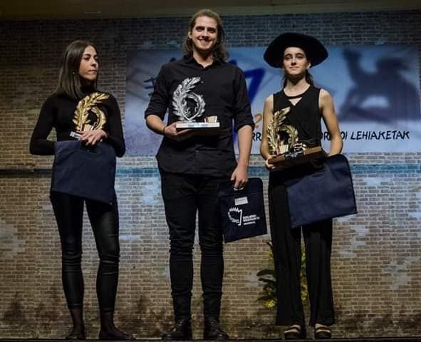 Ganadores del Certamen senior. Primer premio Marta Cubas Hondal, tercer premio el murciano Juan Miguel González Carballo y cuarto puesto para Ana González Arteaga. , Foto 2