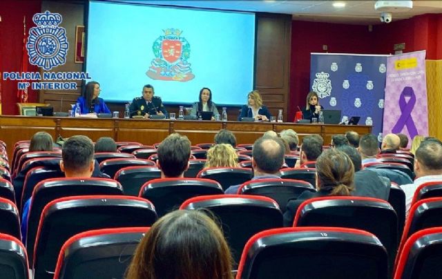 Delegación del Gobierno y Policía Nacional impulsan la formación entre agentes y abogados en unas jornadas sobre primeras actuaciones en caso de violencia de género - 1, Foto 1