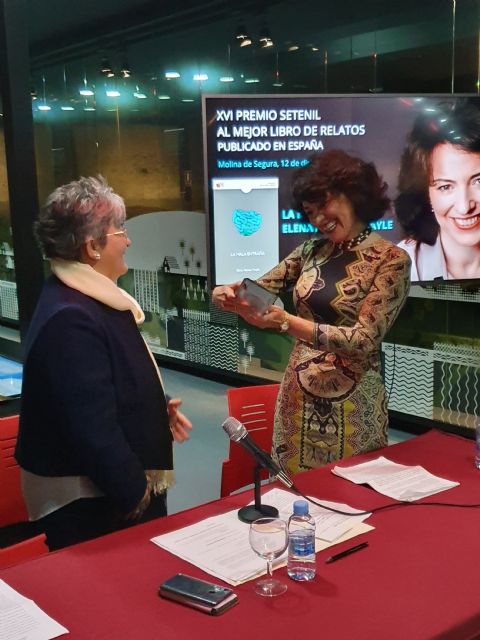 Elena Alonso Frayle recoge el XVI Premio Setenil 2019 al Mejor Libro de Relatos Publicado en España por su libro La mala entraña - 3, Foto 3