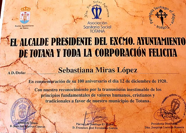 Los Reyes se unen a las autoridades locales en la felicitación por los 100 años de Sebastiana Miras López - 3, Foto 3