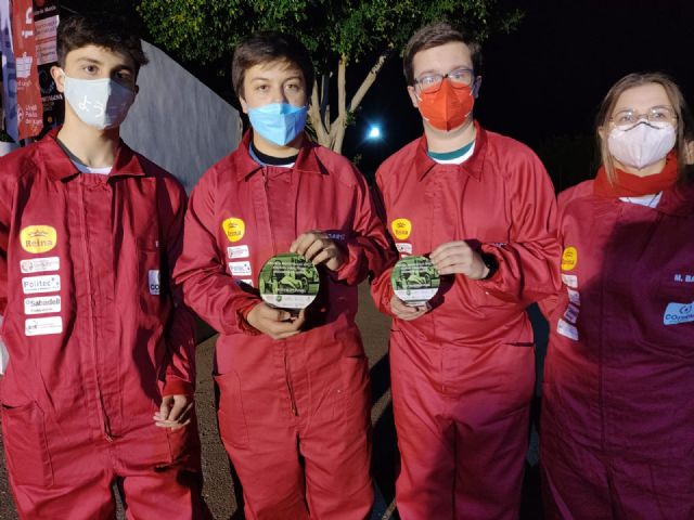 El equipo del Colegio de Ingenieros Técnicos Industriales gana el premio Best Presented Team de la carrera de coches eléctricos de la UPCT para estudiantes de secundaria - 1, Foto 1