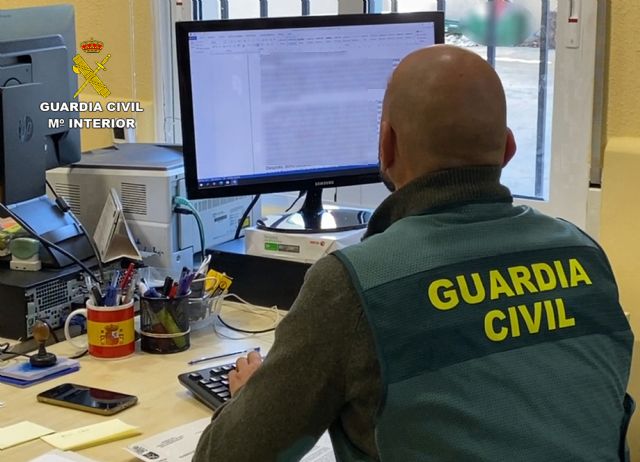 La Guardia Civil detiene a dos violentos delincuentes por agredir a un vecino de Archena para robarle un teléfono móvil - 1, Foto 1