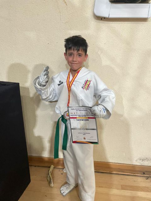 EL Club Taekwondo Totana consigue dos medallas de plata en el Campeonato de España, Foto 2