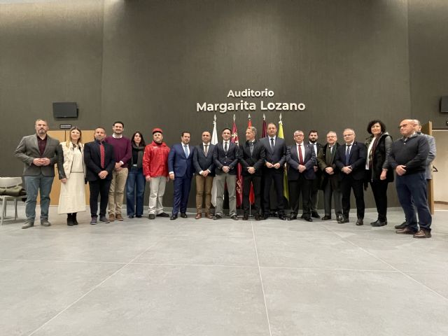 Gobierno regional y Ayuntamiento de Lorca formalizan su adhesión a la Mesa de trabajo por el Tren Guadix-Baza-Lorca - 2, Foto 2