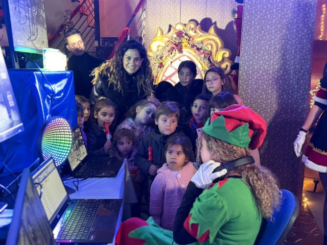 El Palacete Villa Rías revive la ilusión navideña convirtiéndose en una fábrica de juguetes para hacer realidad los sueños infantiles - 2, Foto 2