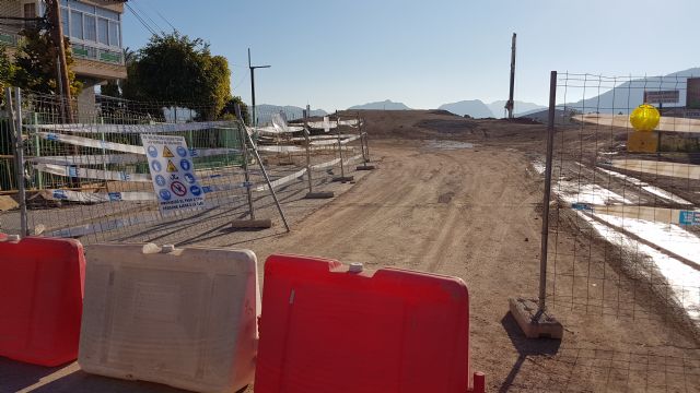 El PSOE exige nuevamente al gobierno de Ballesta la realización de un paso subterráneo que cruce las vías en camino de Tiñosa - 1, Foto 1