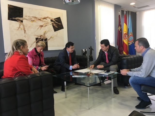 El Alcalde reclama para el municipio ciclos formativos que den respuesta a las demandas laborales de  las empresas - 1, Foto 1