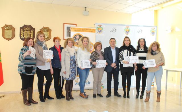 Entregados este mediodía los premios a los mejores escaparates navideños del comercio de Archena - 1, Foto 1