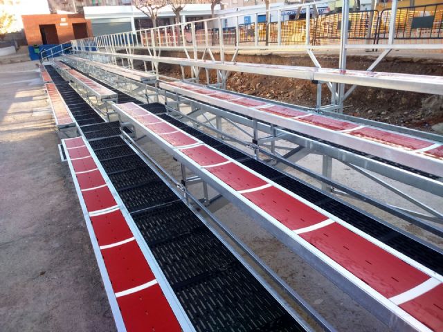 El ayuntamientoha instalado nuevas gradas en el polideportivo municipal con un total de 250 asientos - 3, Foto 3