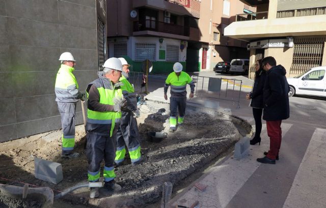 El Ayuntamiento de Caravaca realiza obras de reparación y mejora de la accesibilidad en aceras de los barrios de 'El Cejo' y 'Ciudad Jardín' - 1, Foto 1