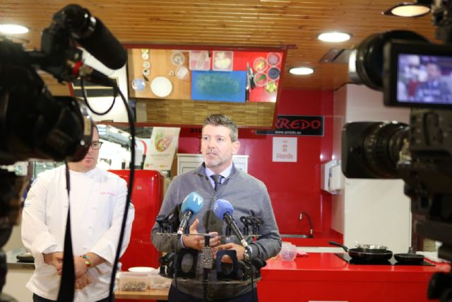 El chef Pablo González-Conejero pone el broche final a los talleres gastronómicos del mercado de Verónicas - 3, Foto 3