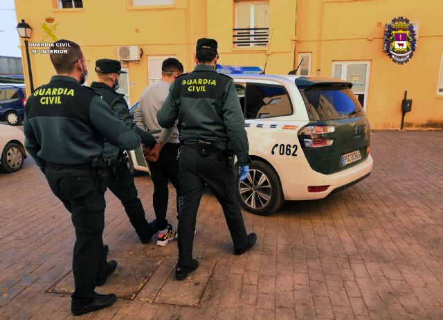 Una operación conjunta de la Policía Local de Caravaca y la Guardia Civil se salda con la detención de un experimentado delincuente como presunto autor de ocho robos en comercios - 1, Foto 1