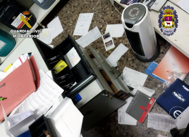 Una operación conjunta de la Policía Local de Caravaca y la Guardia Civil se salda con la detención de un experimentado delincuente como presunto autor de ocho robos en comercios - 3, Foto 3
