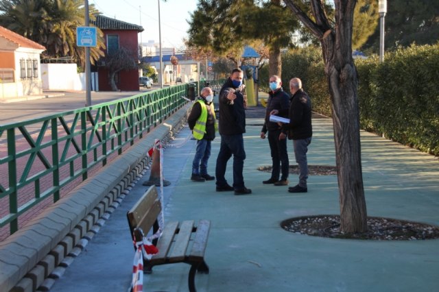 Parques y jardines instala nuevos aparatos biosaludables y juegos infantiles en cuatro espacios verdes del municipio, Foto 2