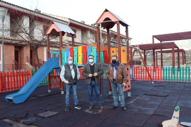 El Ayuntamiento de Lorca lleva a cabo un Plan de Mantenimiento continuado de los parques infantiles del municipio - 3, Foto 3