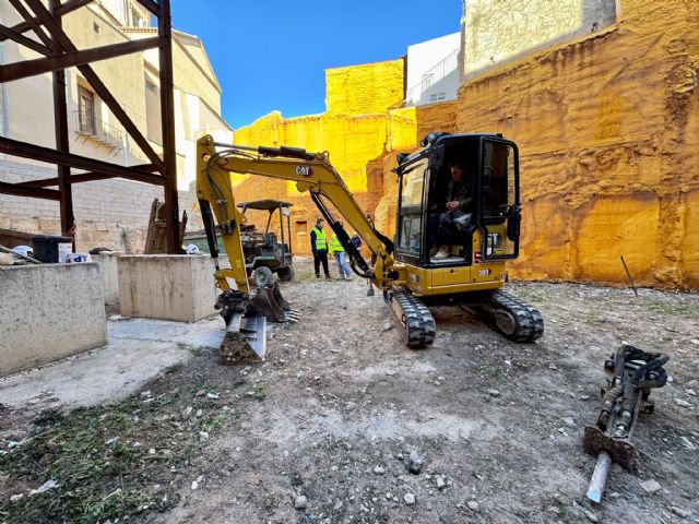 Comienzan las obras de edificación de un inmueble en el casco histórico de Lorca con los trabajos de excavación arqueológica - 4, Foto 4