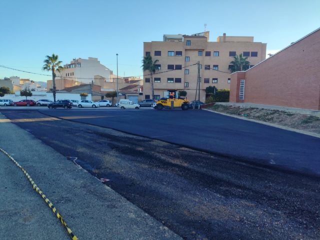 El Ayuntamiento asfalta una parcela en Guadalupe para darle otros usos como la ubicación del mercado semanal - 4, Foto 4