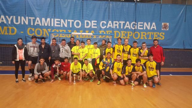 El equipo escolar del IES Los Molinos gana el Torneo de Futbol Sala Juvenil Escolar - 1, Foto 1
