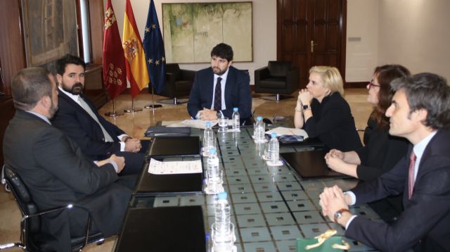 Fernando López Miras recibe a los representantes del Club Rotary Murcia Norte - 2, Foto 2