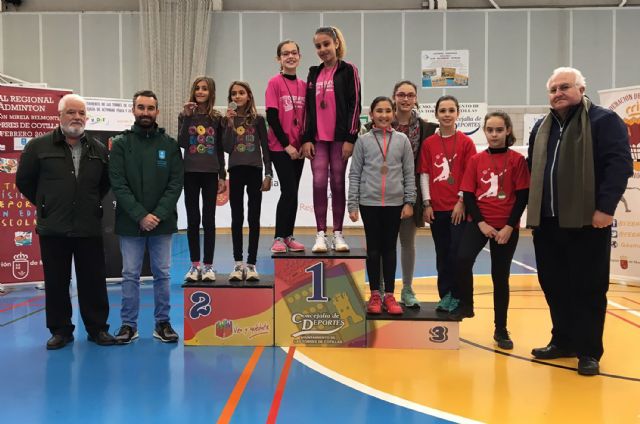 Tres oros individuales y dos por equipos para los participantes torreños en la final regional de bádminton escolar - 4, Foto 4
